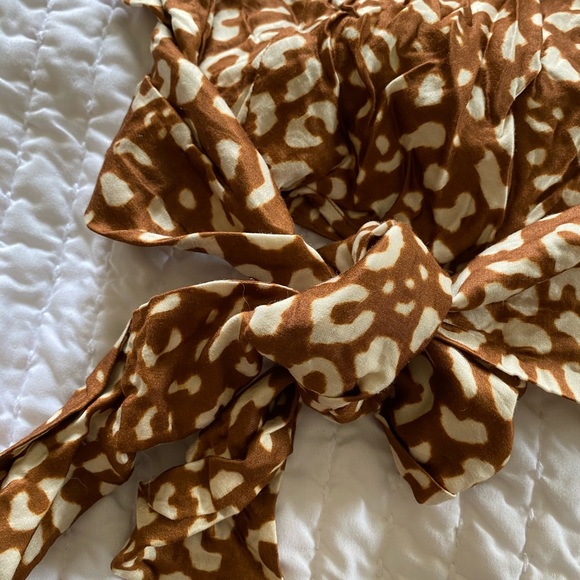 100% Silk ALEXIS halter wrap crop - Picture 3 of 4